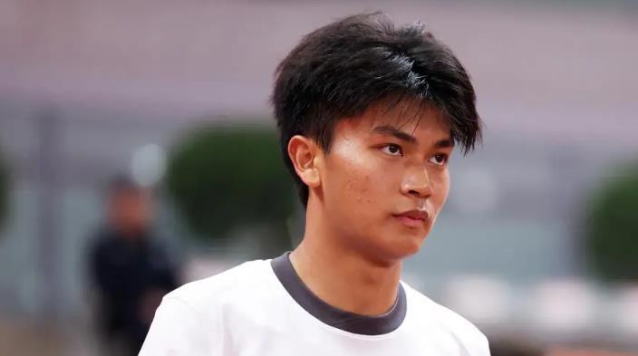 开云官网入口-毛伟杰在本赛季大连英博踢主力，又遇到新竞争对手，球迷看好谁